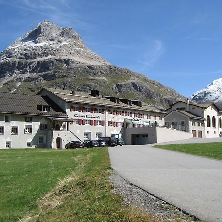 Gasthaus & Hotel Berninahaus Pontresina Bagian luar foto