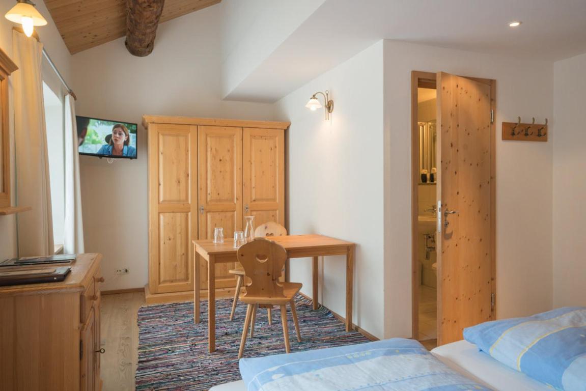 Gasthaus & Hotel Berninahaus Pontresina Bagian luar foto