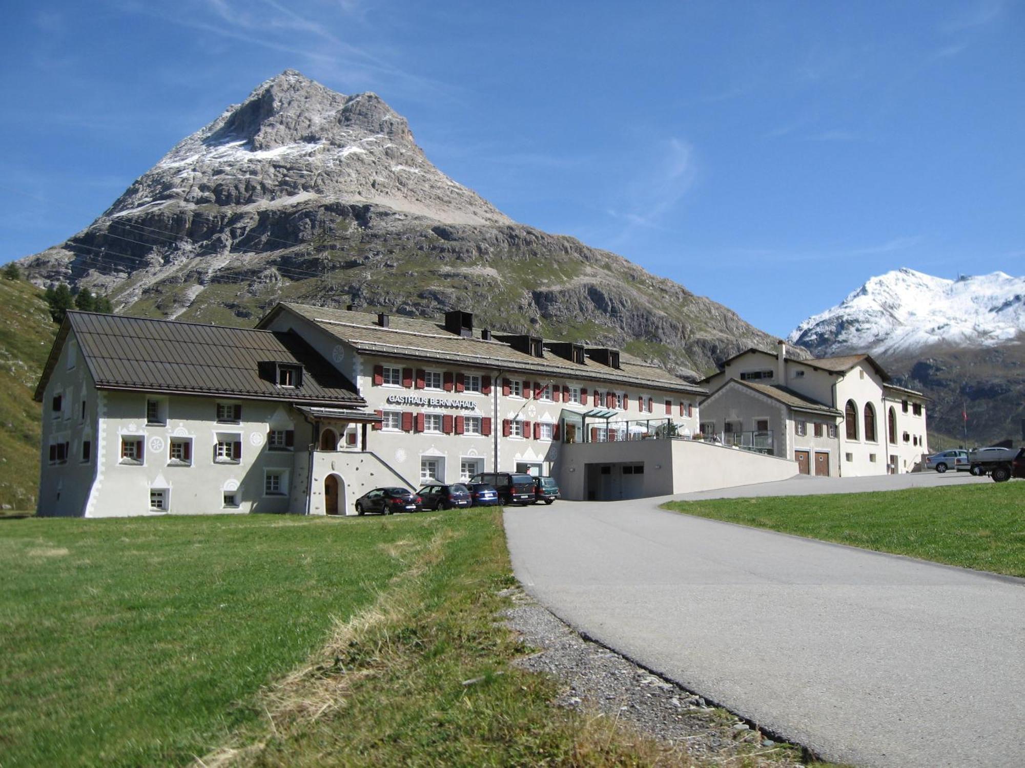 Gasthaus & Hotel Berninahaus Pontresina Bagian luar foto