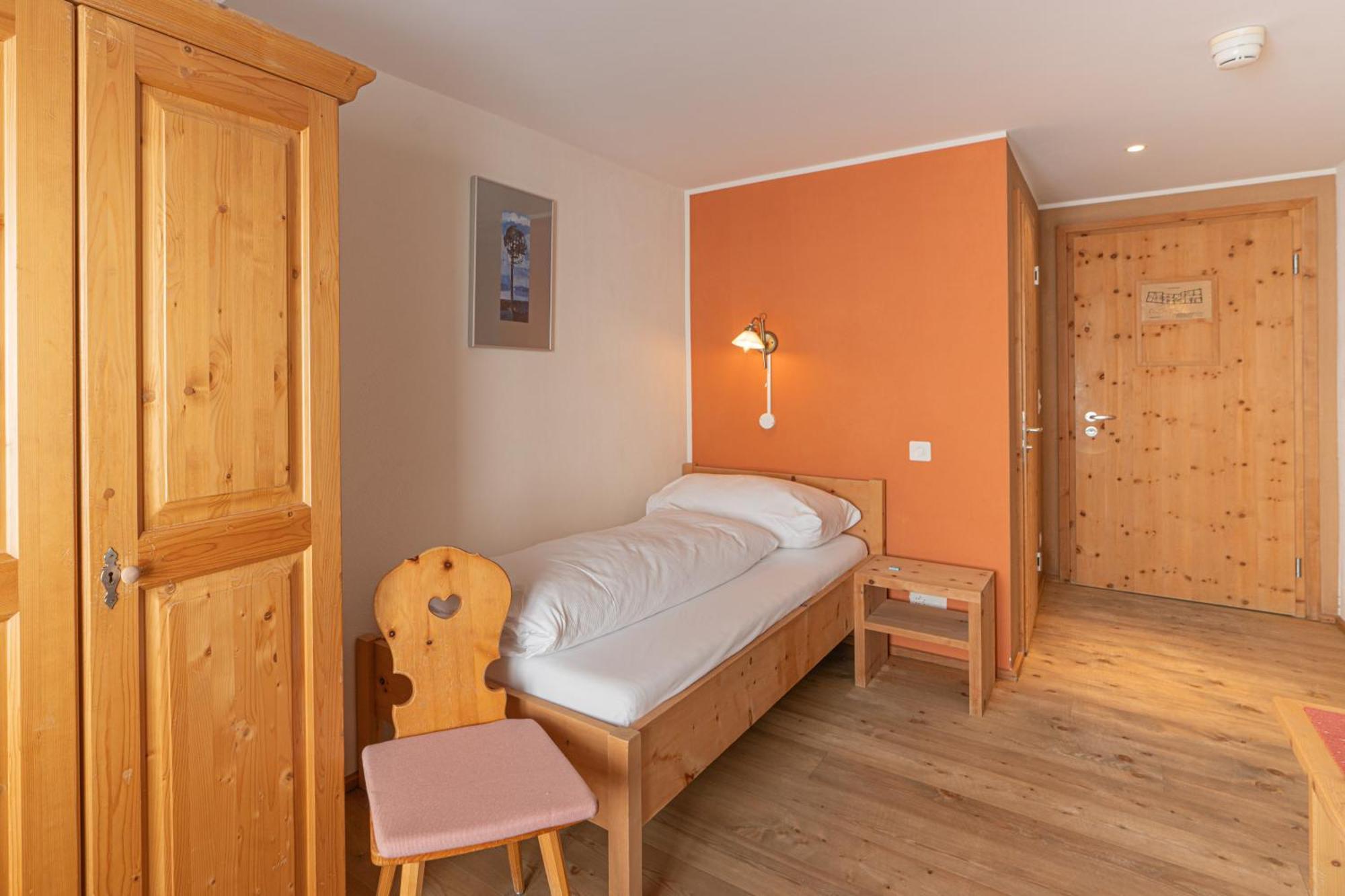 Gasthaus & Hotel Berninahaus Pontresina Bagian luar foto